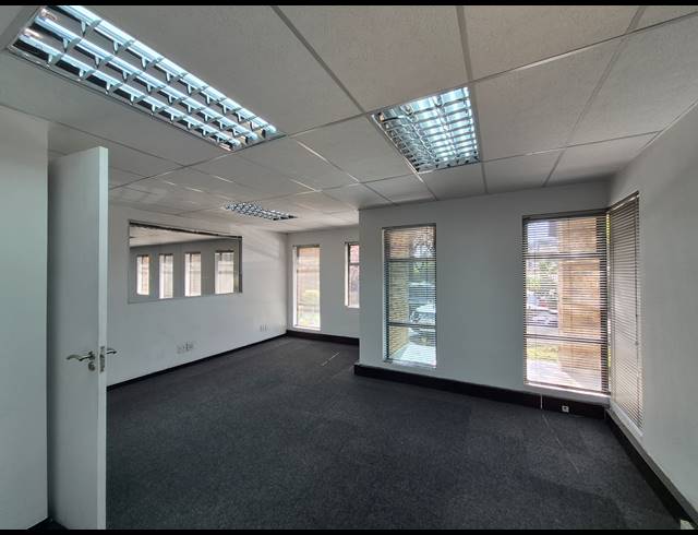 336M² OFFICE TO LET IN KRAMERVILLE